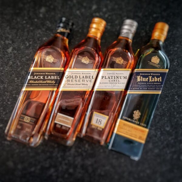 kit-johnnie-walker-collection-miniaturas-1 Kit Johnnie Walker Collection Miniaturas